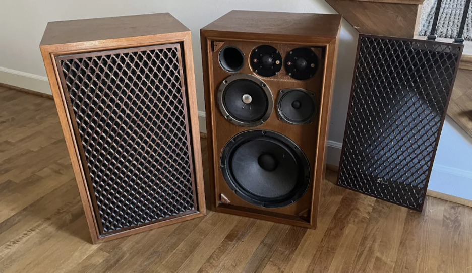 Sansui SP-1500 speakers